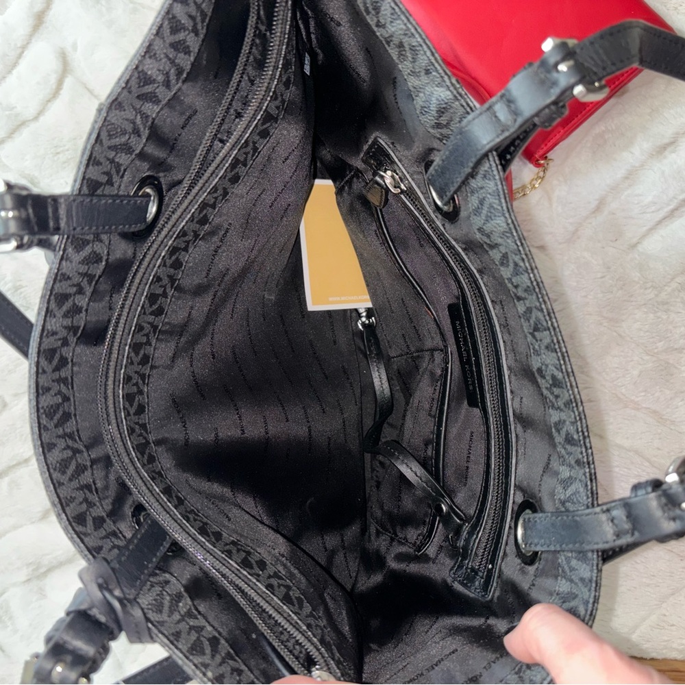 Black labeled MK purse in great condition